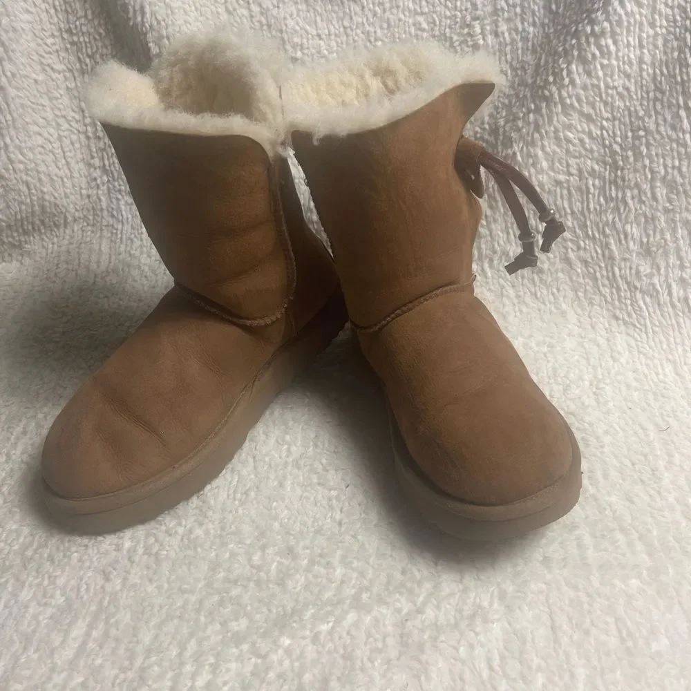 UGG Maia Chestnut suede sheepskin cuff short Boots  SZ7